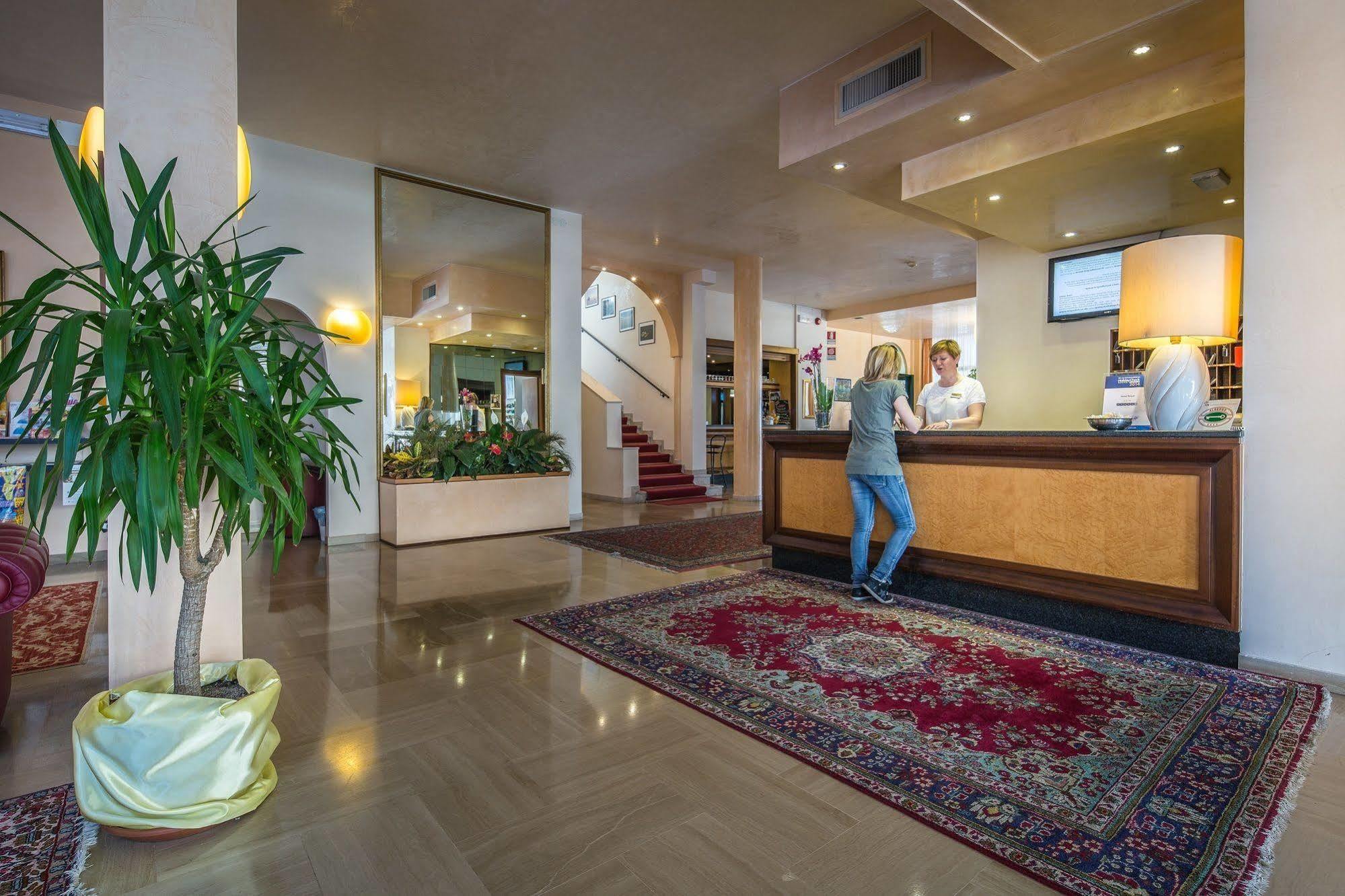 Hotel Royal Bibione Exteriör bild